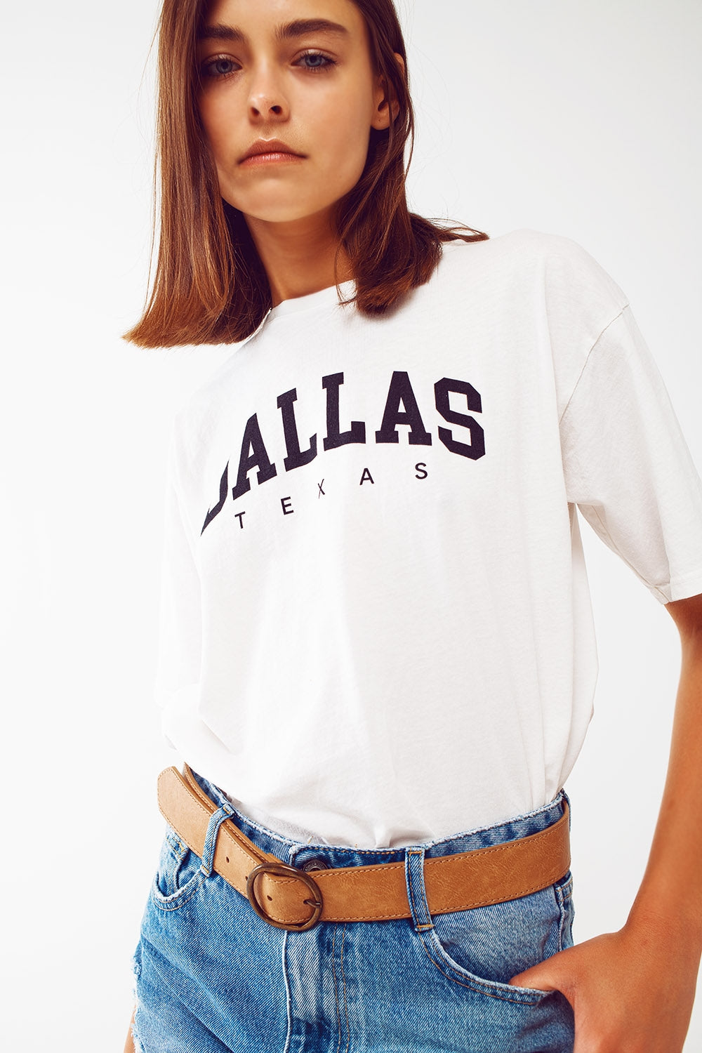 T Shirt with Dallas Texas Text in White - Szua Store