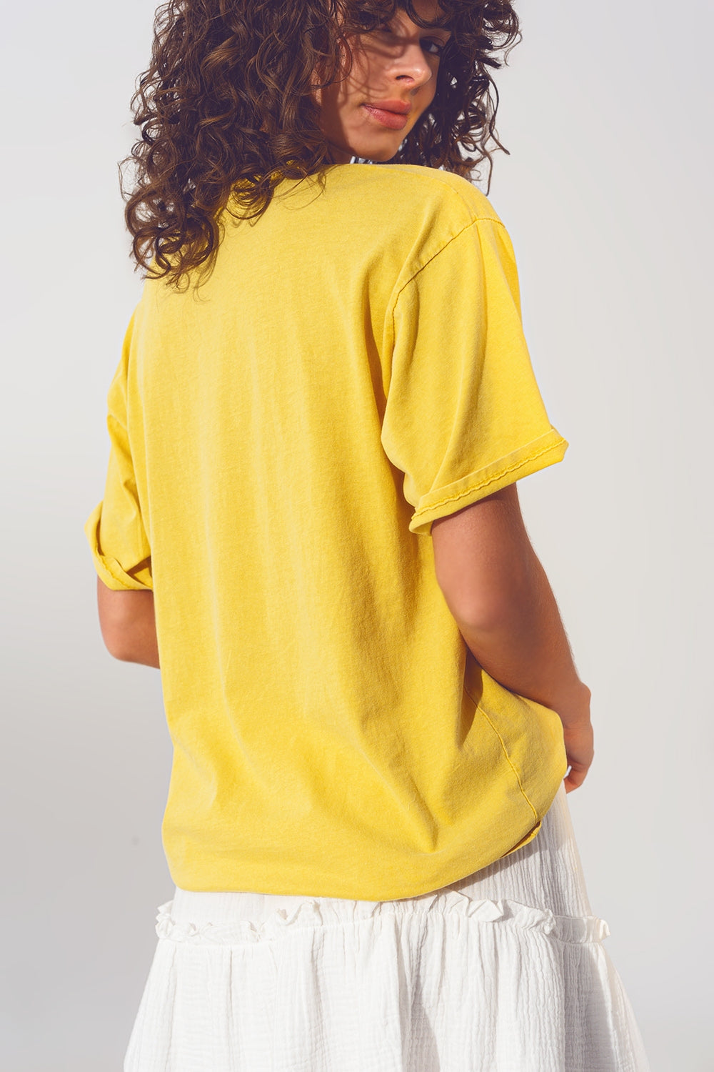 T-Shirt with Vintage 18 Text in yellow - Szua Store