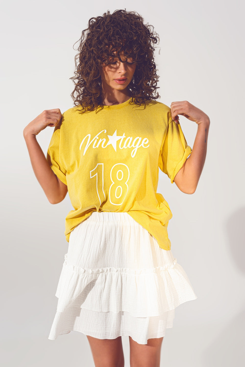 T-Shirt with Vintage 18 Text in yellow - Szua Store