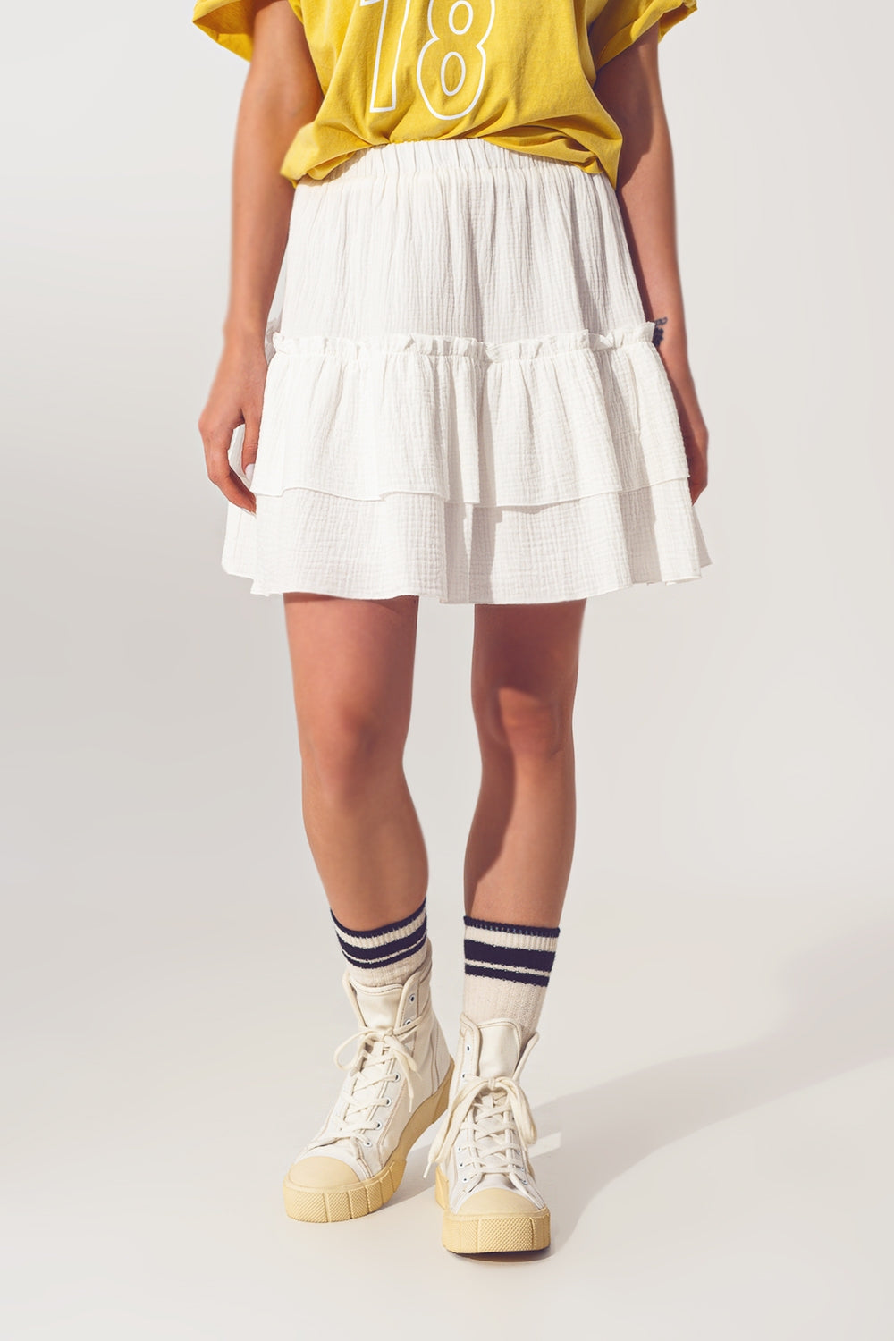 Q2 Textured Ruffle Mini Skirt in White