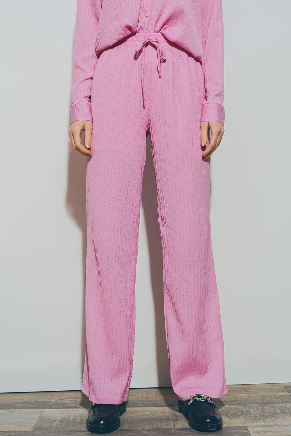Q2 Textured Wide Leg Pants in Pink