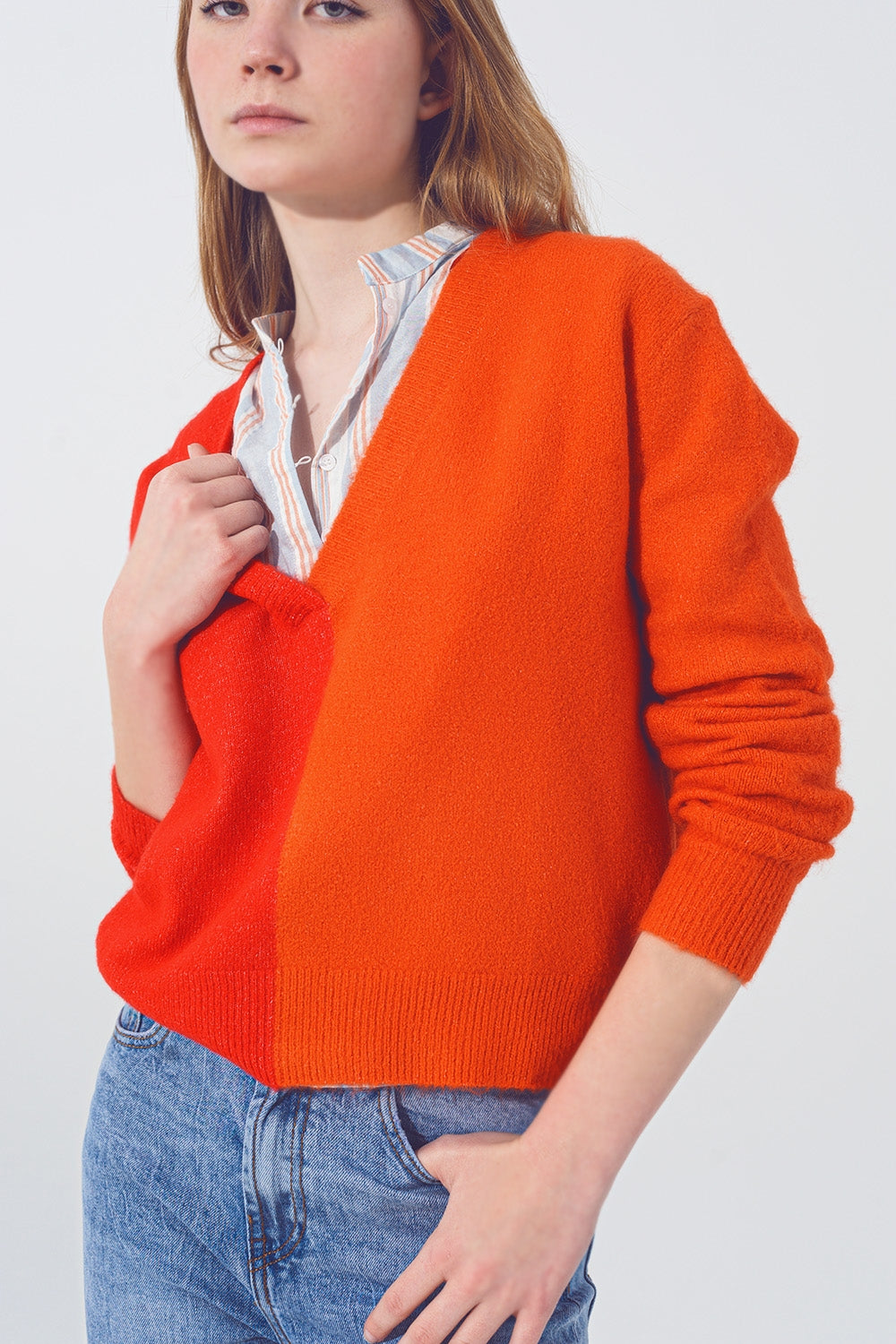 Q2 V Neck Colorblock Sweater in Red and Orange