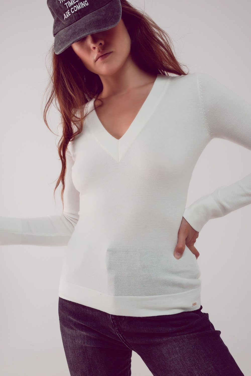 V neck fine knit jumper in cream Szua Store