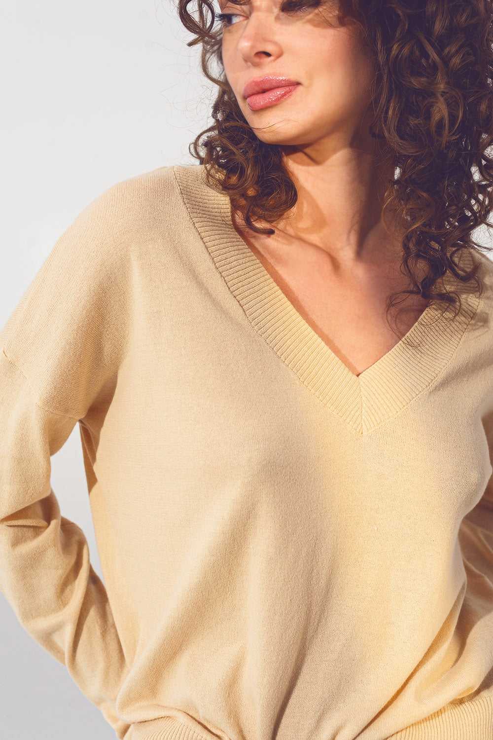 V neck fine knit sweater in beige - Szua Store