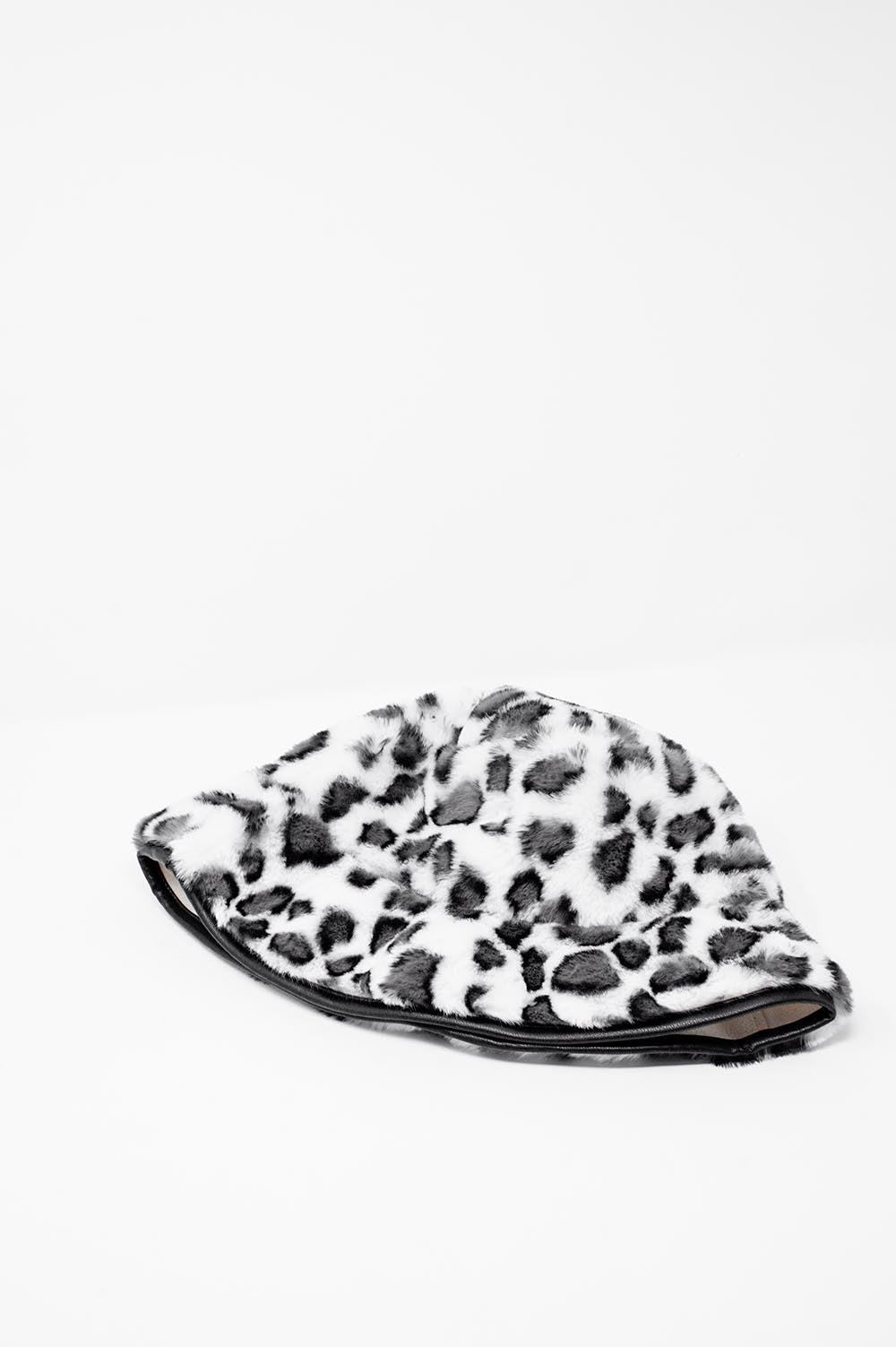White bucket hat in animal print Szua Store