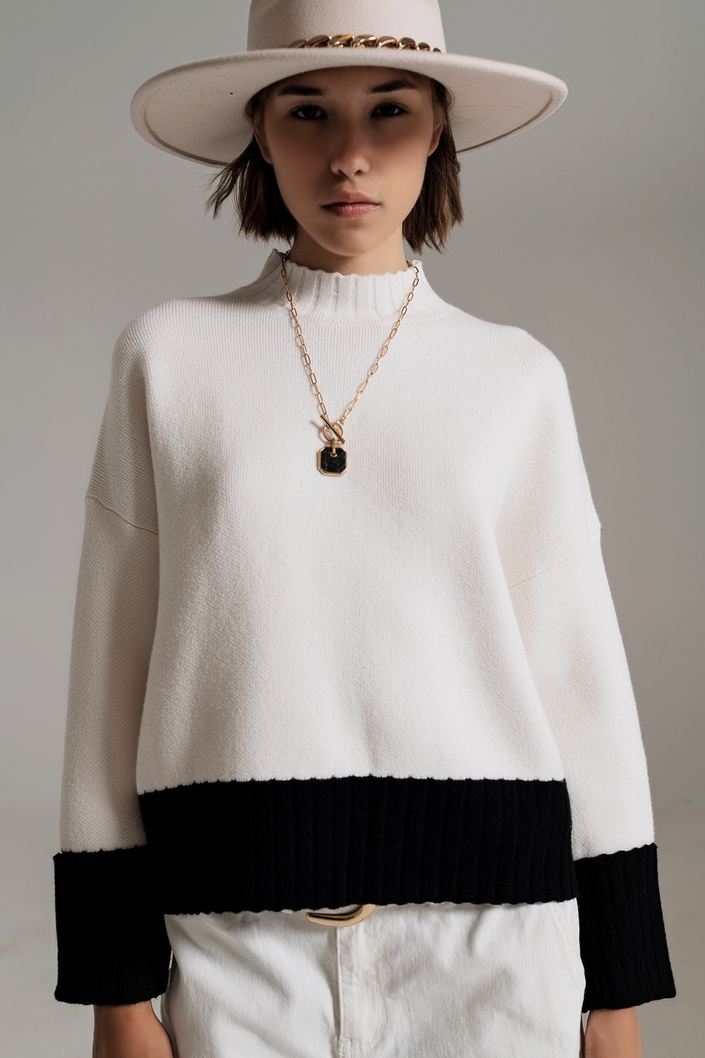 White jumper with black ribbed cuffs and hem - Szua Store