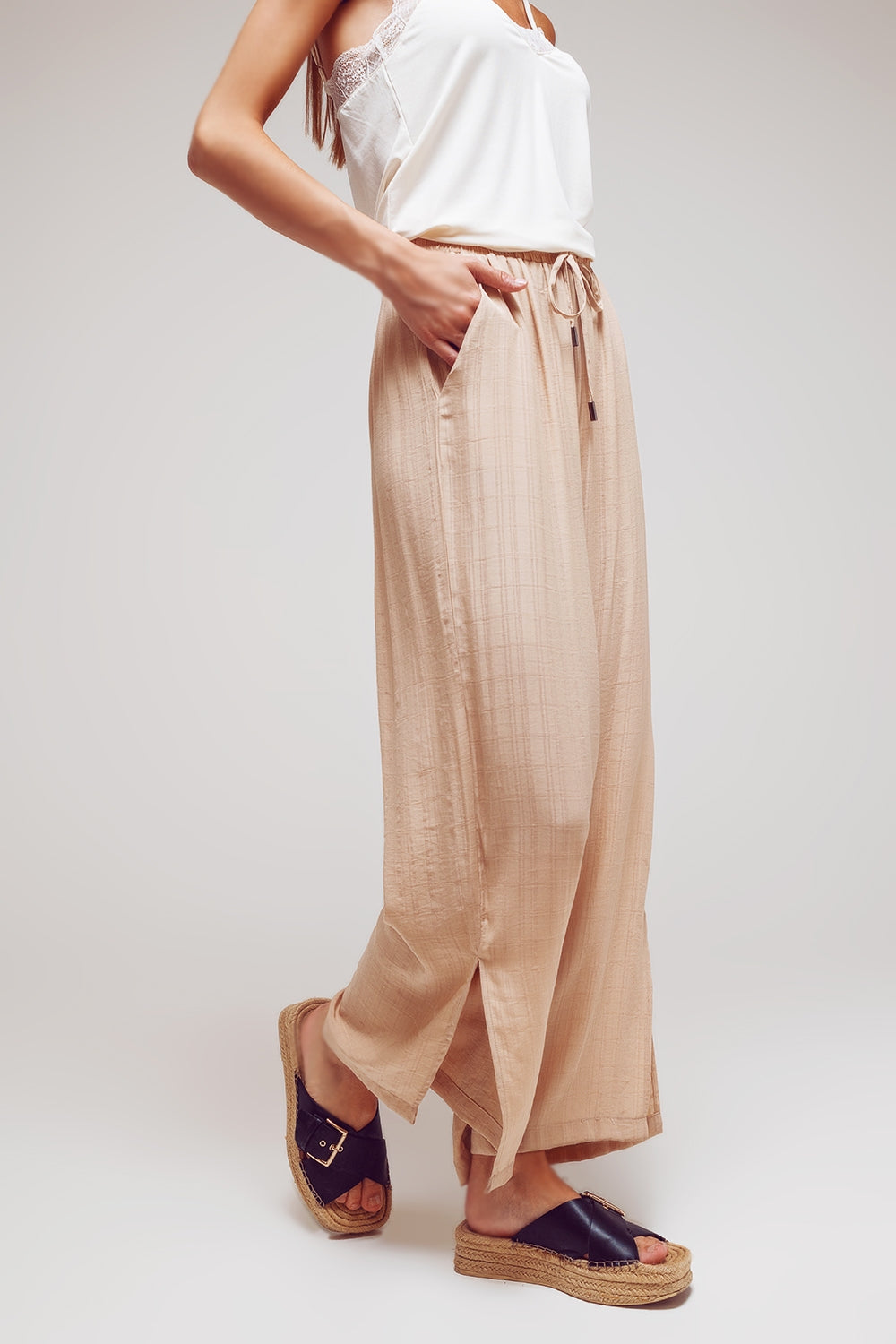 Q2 wide leg drawstring pants in beige