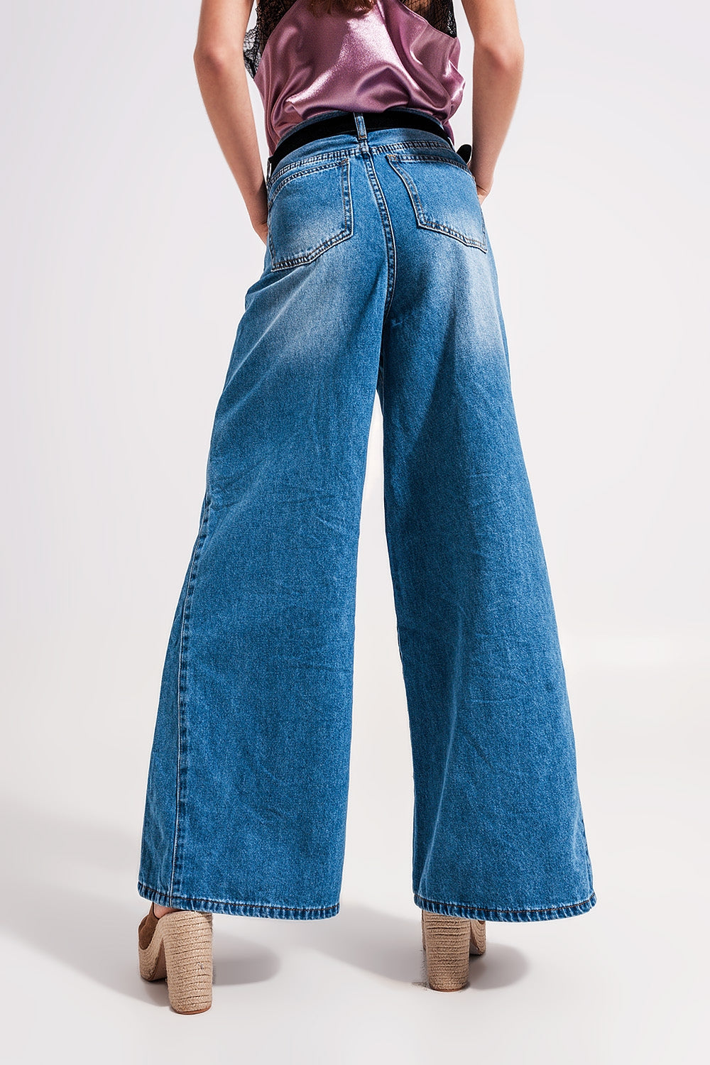 Wide leg jeans in midwash blue Szua Store