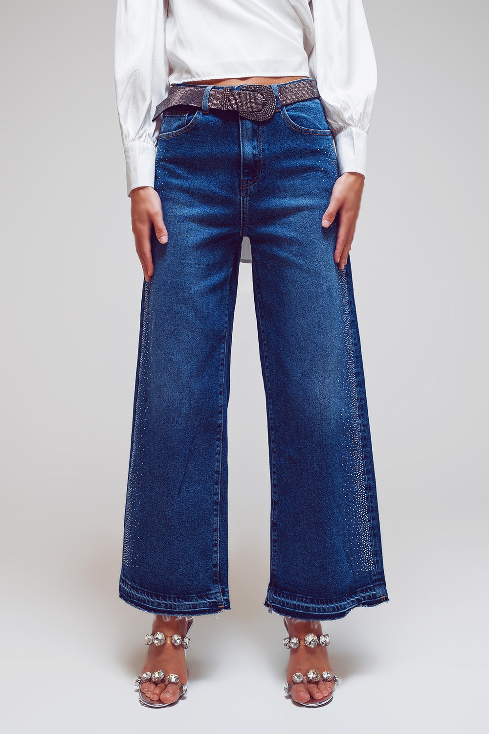 Q2 Wide Leg Jeans With Diamante Details on the Side in Mid Wash