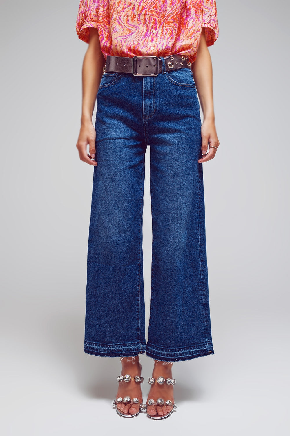 Q2 Wide Leg Jeans With Hem Detail in Mid Wash