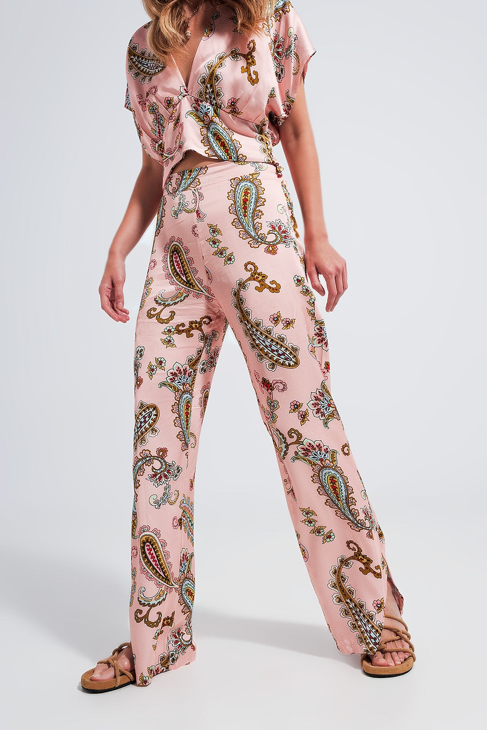 Wide leg pants in pink paisley floral