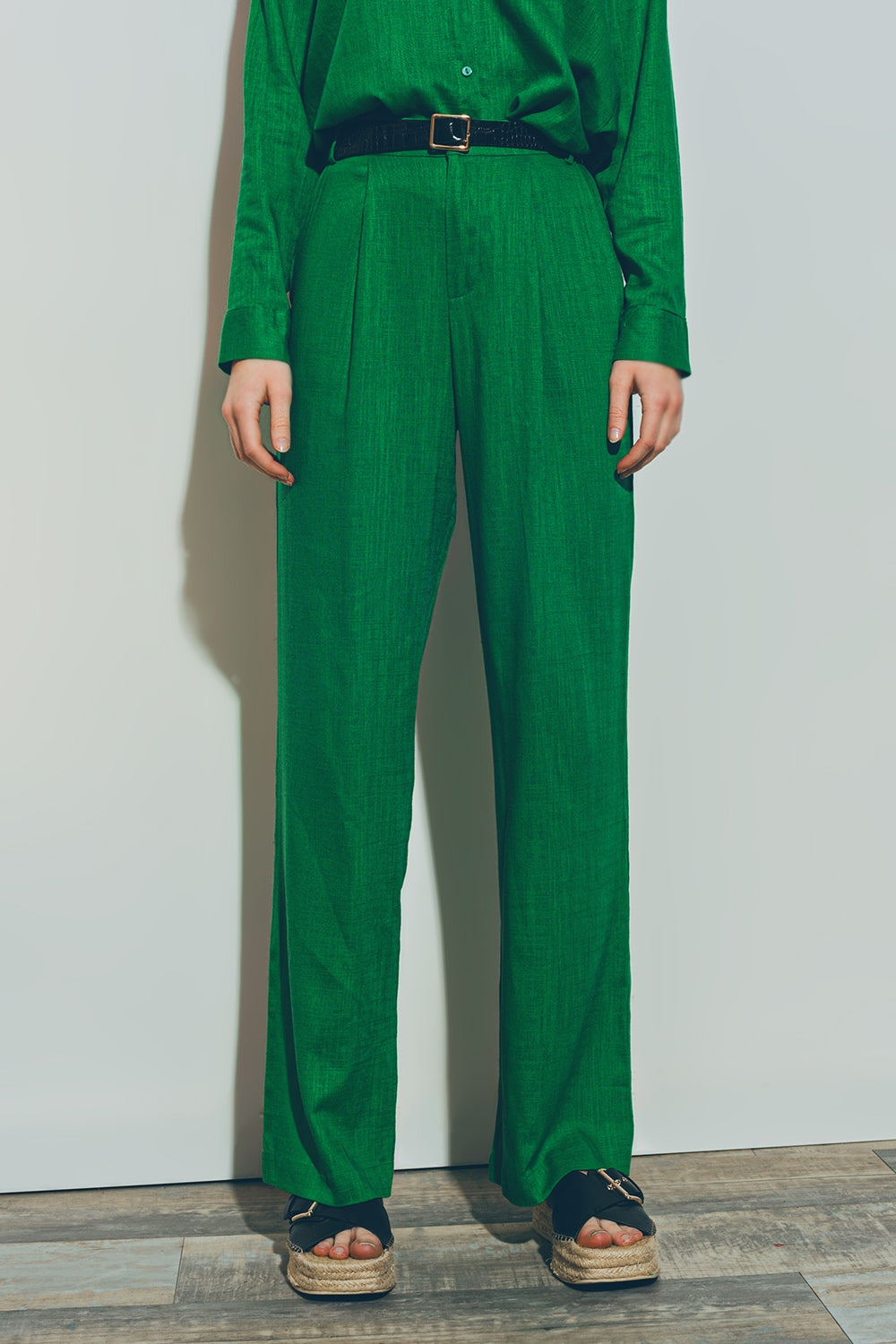 Q2 Wide-legged pants in light cotton fabric in green