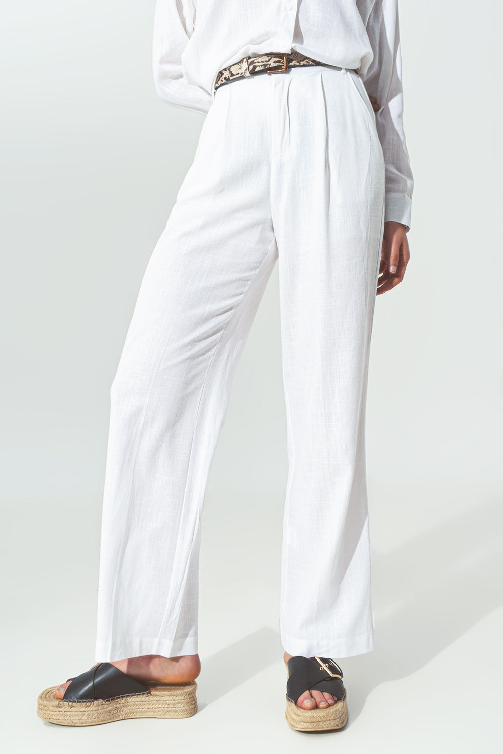 Q2 Wide-legged pants in light cotton fabric in white