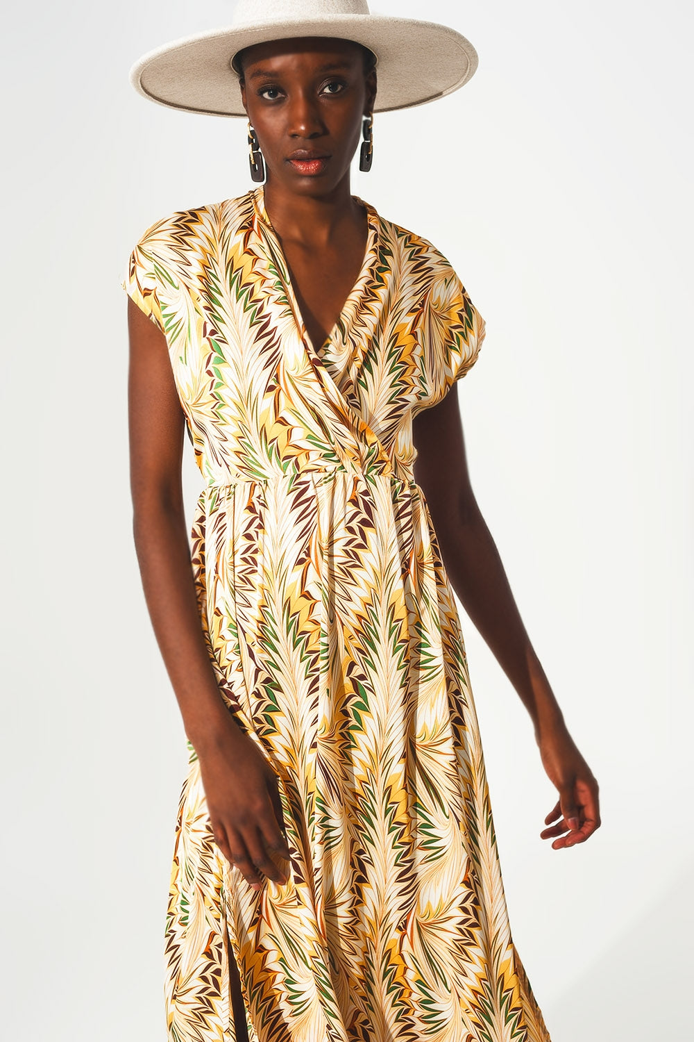 Wrap dress with short sleeves in retro abstract print - Szua Store