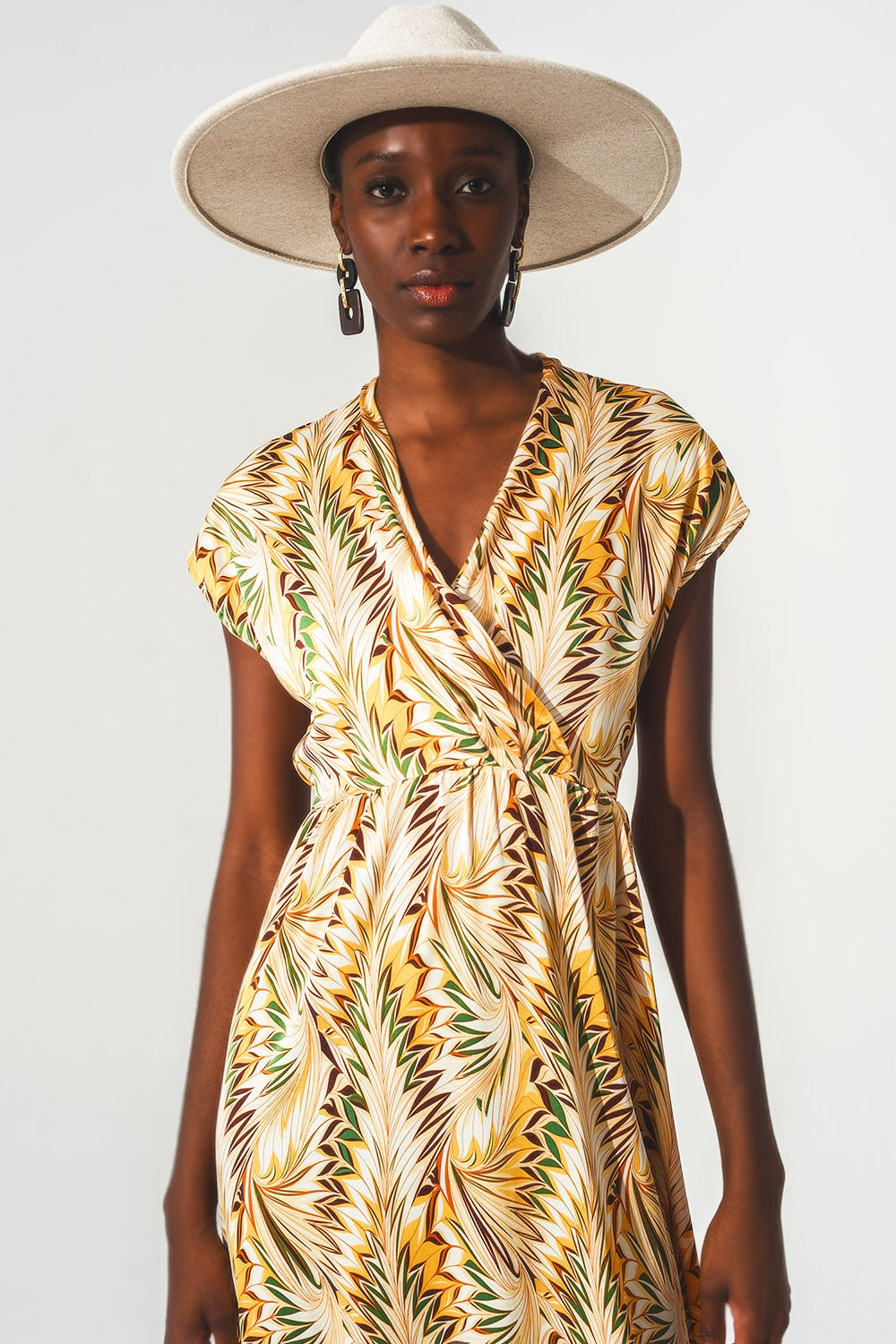 Wrap dress with short sleeves in retro abstract print - Szua Store