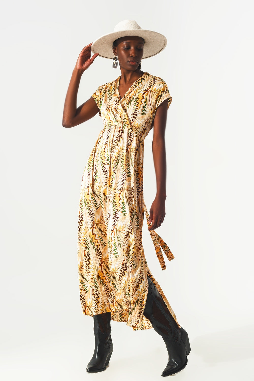 Wrap dress with short sleeves in retro abstract print - Szua Store