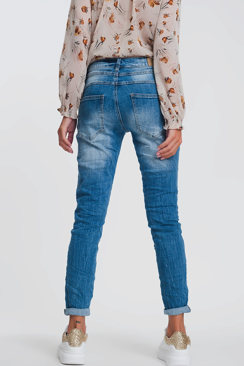 Wrinkled boyfriend jeans in light denim with ripped details Szua Store